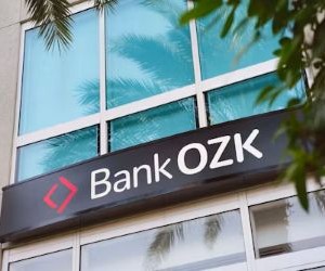 Materias primas como el oro, el petróleo, los productos agrícolas y los metales industriales ofrecen oportunidades para diversificar su cartera y protegerse contra la inflación, pero también son activos de alto riesgo debido a la volatilidad de los precios, las tensiones geopolíticas y los choques entre la oferta y la demanda; la clave es invertir con una estrategia clara, una comprensión de los impulsores subyacentes del mercado y solo con capital que no comprometa su estabilidad financiera.